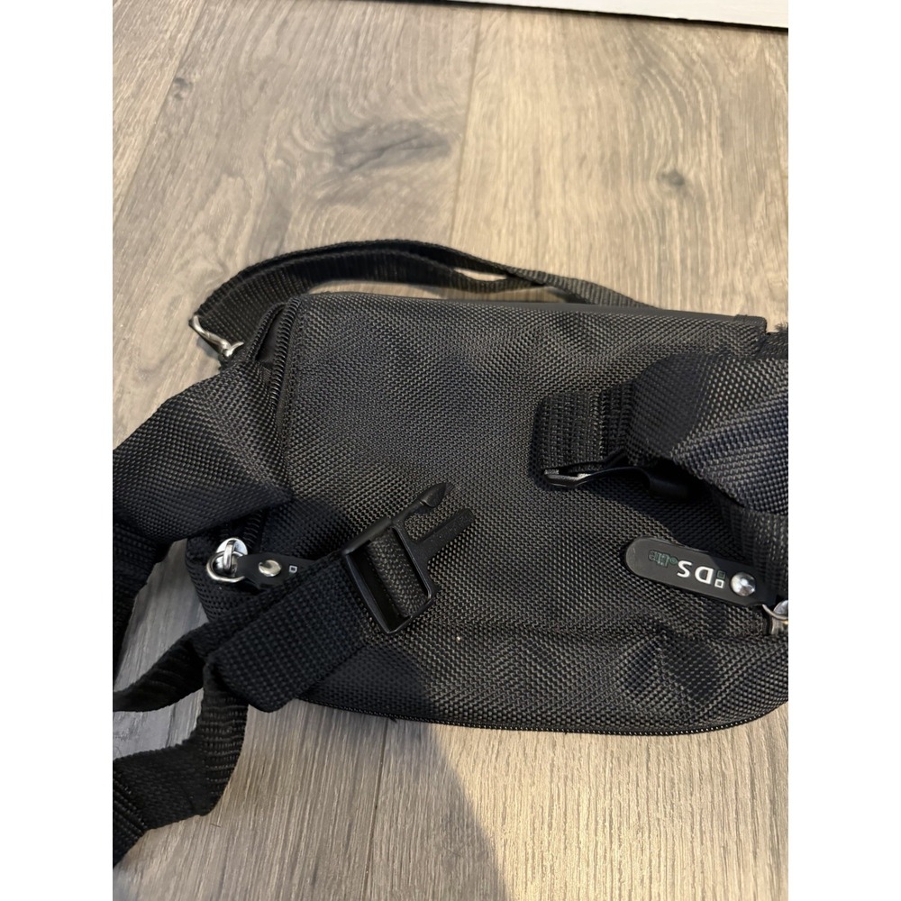 Nintendo DS Lite Carrying Case Black - Picture 4 of 5